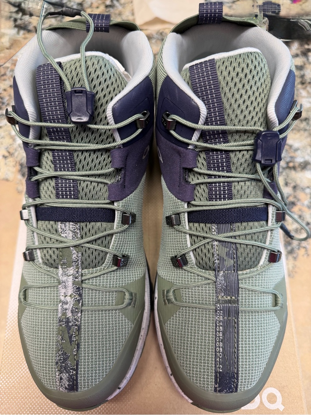 On Cloud men’s 7.5 cloudtrax - new in box